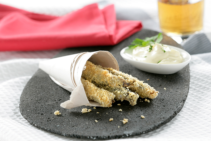 Boquerones rebozados en copos de puré de patata